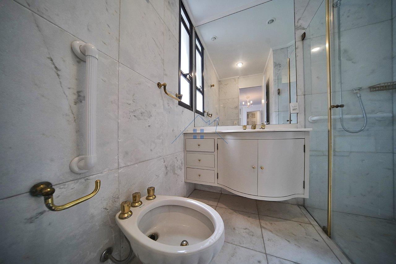 Apartamento com 215m² no Paraíso 3 suítes 3 vagas Rua Carlos Steinen São Paulo - 