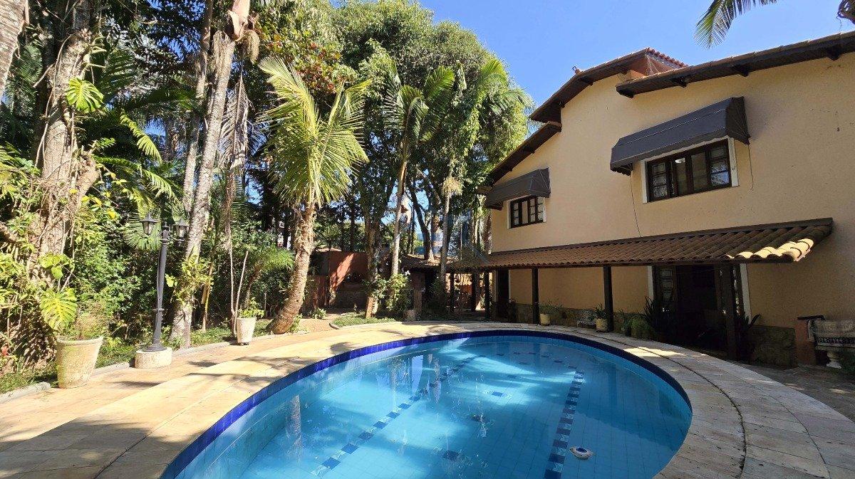 Casa 465m² em Mairiporã 5 dorms sendo 3 suítes 8 vagas Avenida dos Coqueiros Mairiporã - 