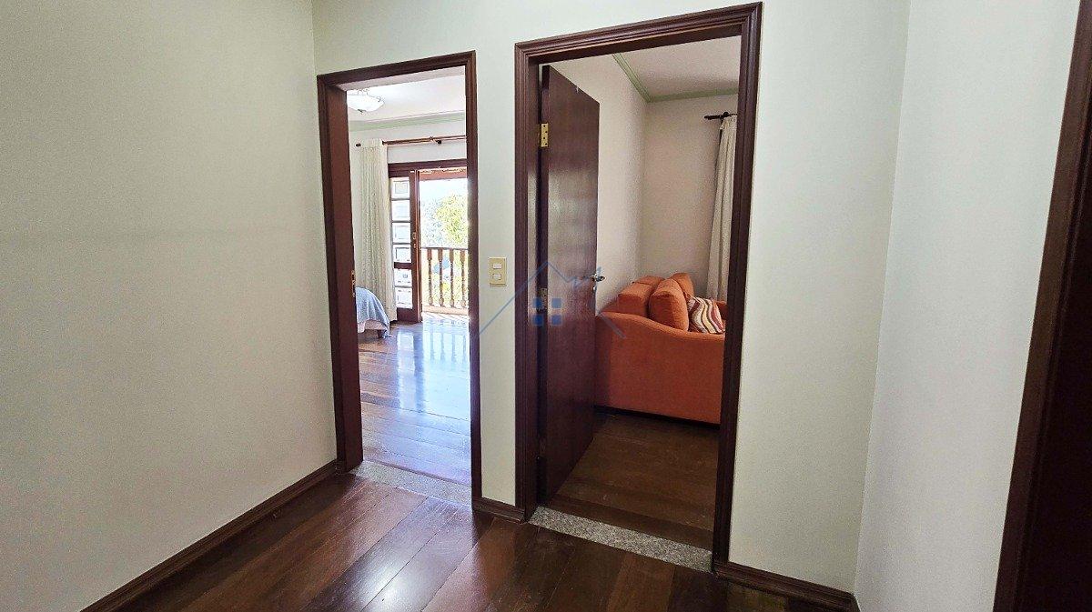 Casa 465m² em Mairiporã 5 dorms sendo 3 suítes 8 vagas Avenida dos Coqueiros Mairiporã - 