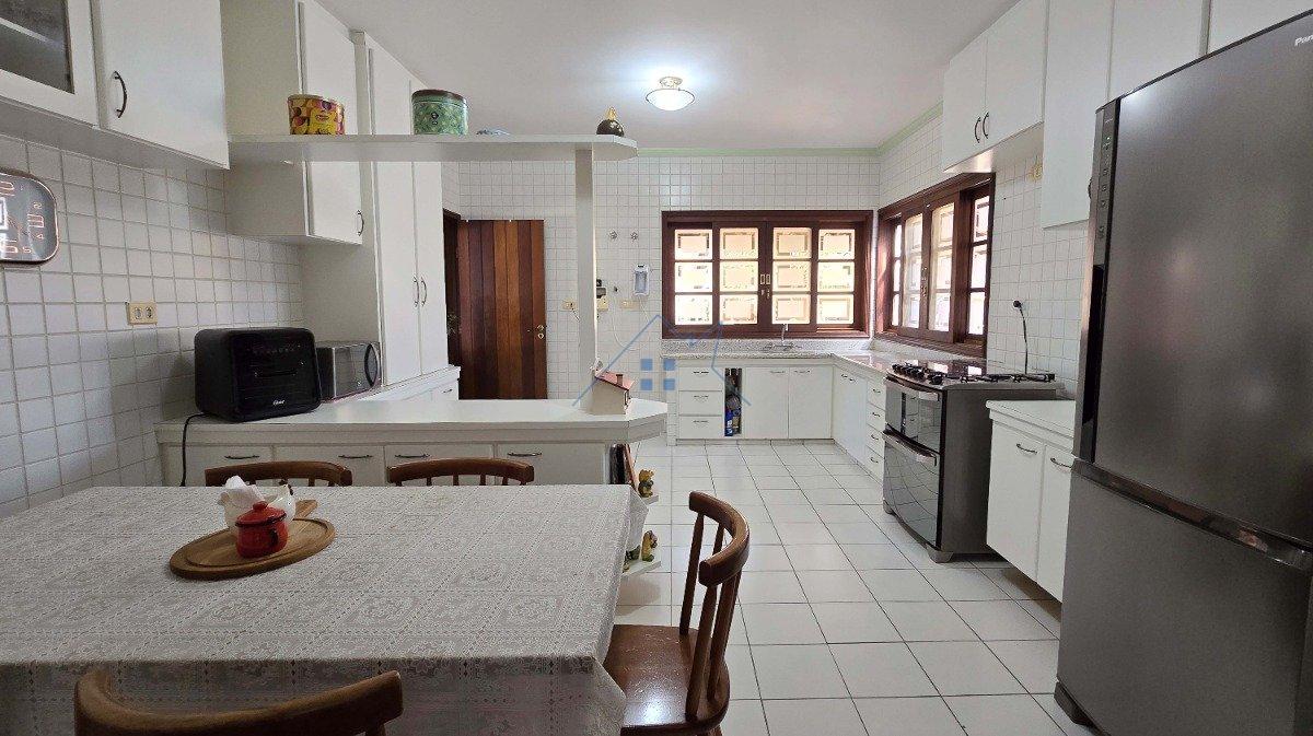Casa 465m² em Mairiporã 5 dorms sendo 3 suítes 8 vagas Avenida dos Coqueiros Mairiporã - 