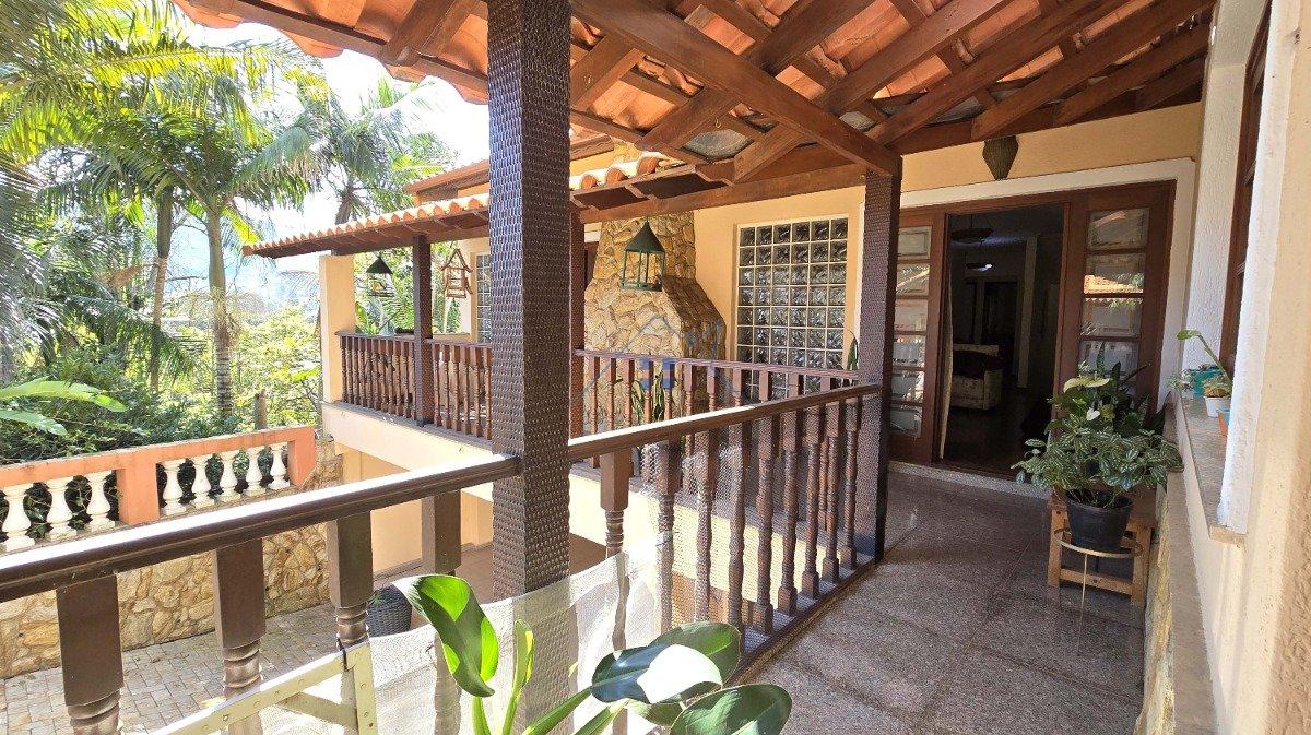 Casa 465m² em Mairiporã 5 dorms sendo 3 suítes 8 vagas Avenida dos Coqueiros Mairiporã - 