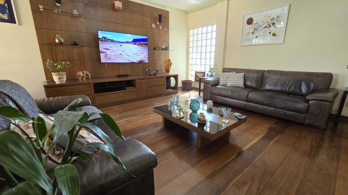 Casa 465m² em Mairiporã 5 dorms sendo 3 suítes 8 vagas Avenida dos Coqueiros Mairiporã - 