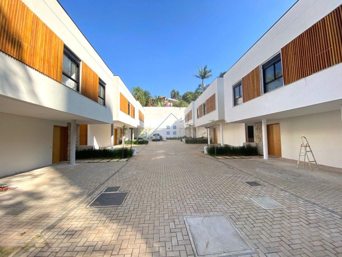 Casa em Condomínio com 310m² no Jd Prudência 02 suítes 02 vagas Rua Ossian Terceiro Teles São Paulo - 
