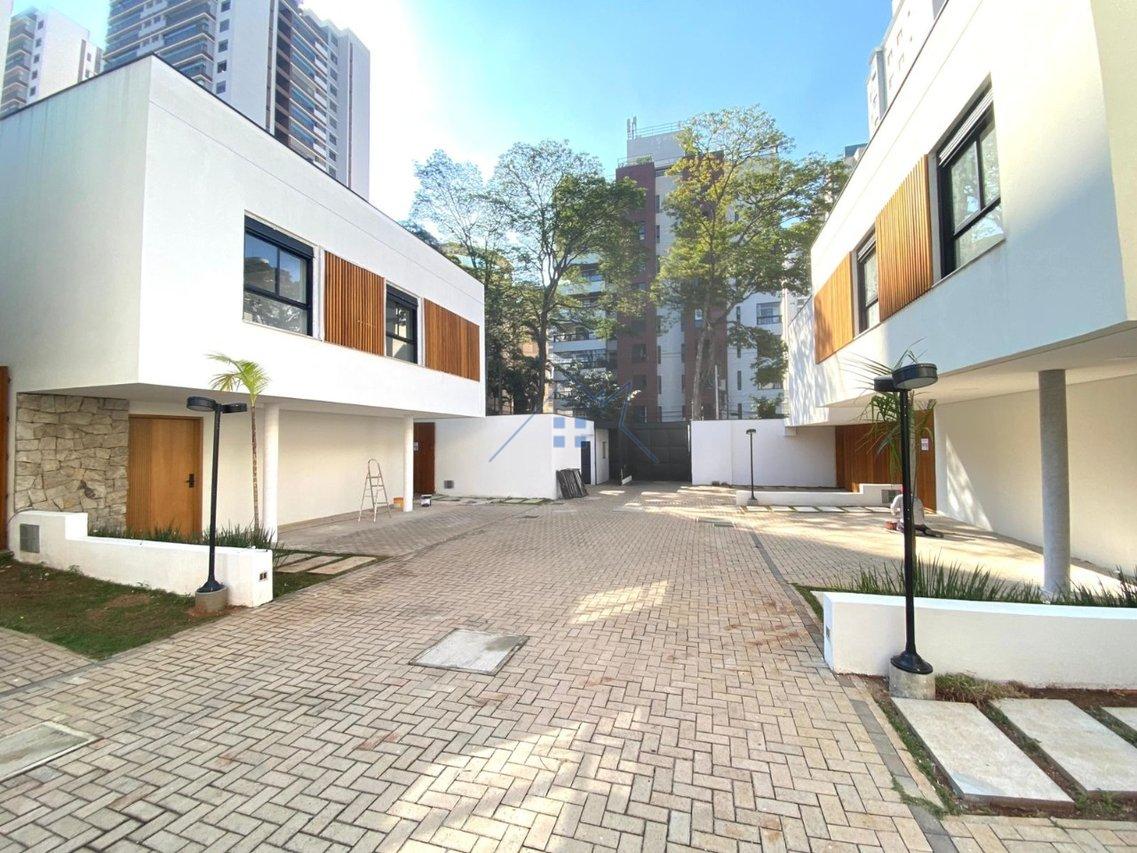 Casa em Condomínio com 310m² no Jd Prudência 02 suítes 02 vagas Rua Ossian Terceiro Teles São Paulo - 