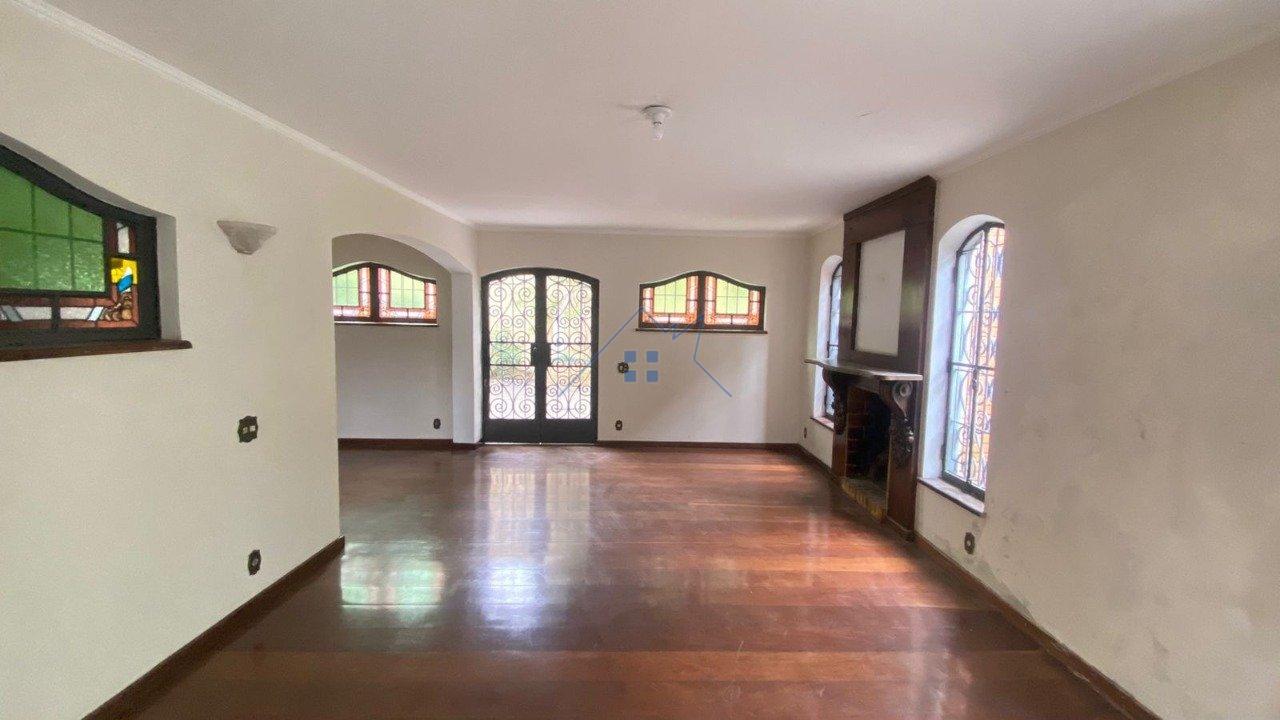Casa com 221m&sup2; em Interlagos 4 dorms sendo 2 su&iacute;tes 6 vagas Rua Cláudio Daniel Rodrigues São Paulo - 