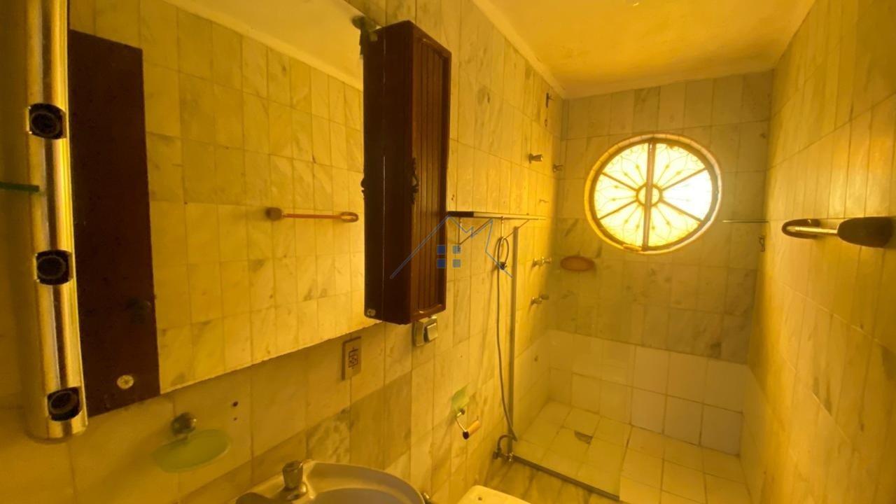 Casa com 221m&sup2; em Interlagos 4 dorms sendo 2 su&iacute;tes 6 vagas Rua Cláudio Daniel Rodrigues São Paulo - 