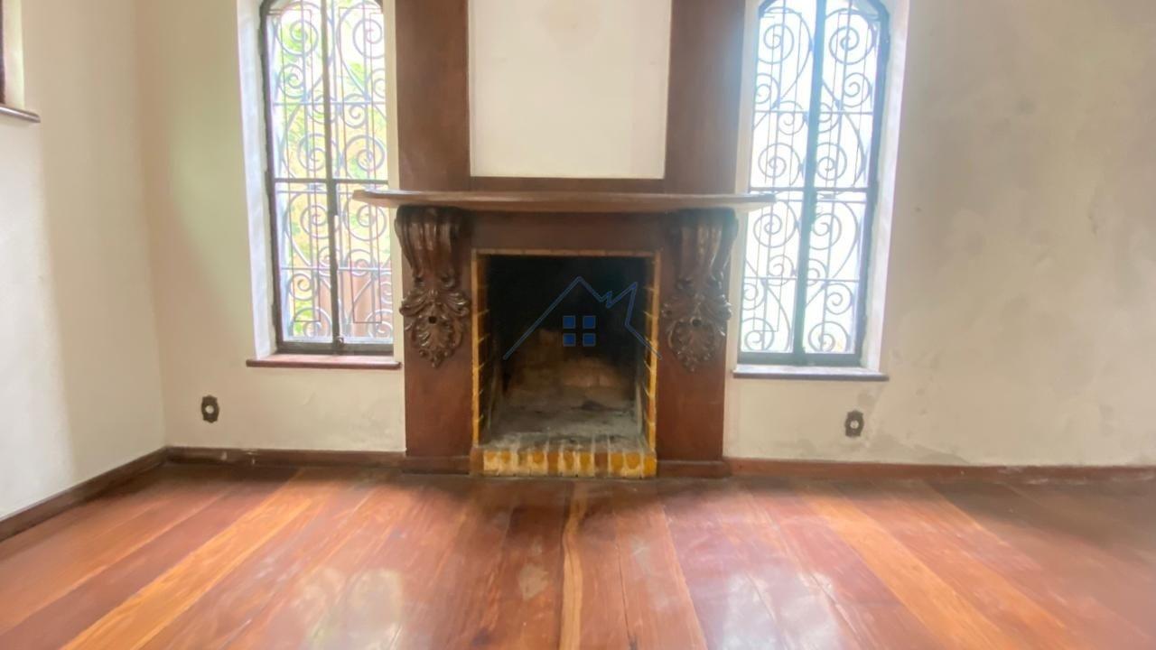 Casa com 221m&sup2; em Interlagos 4 dorms sendo 2 su&iacute;tes 6 vagas Rua Cláudio Daniel Rodrigues São Paulo - 