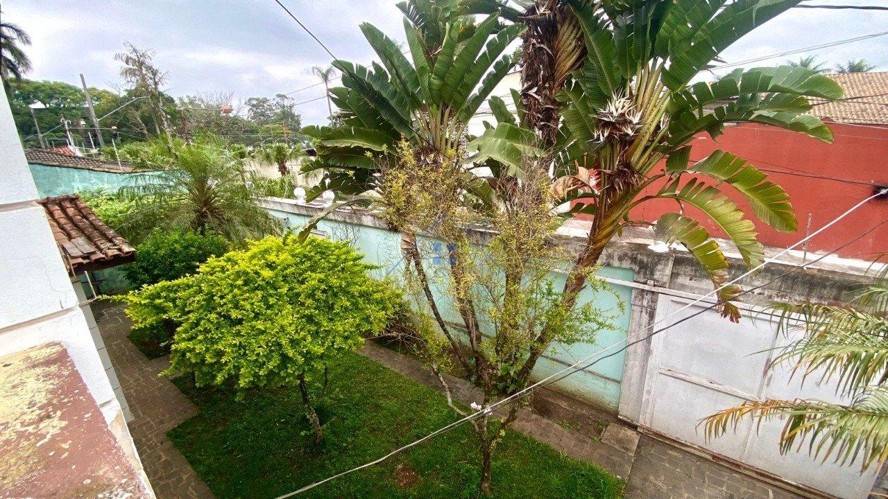 Casa com 221m&sup2; em Interlagos 4 dorms sendo 2 su&iacute;tes 6 vagas Rua Cláudio Daniel Rodrigues São Paulo - 