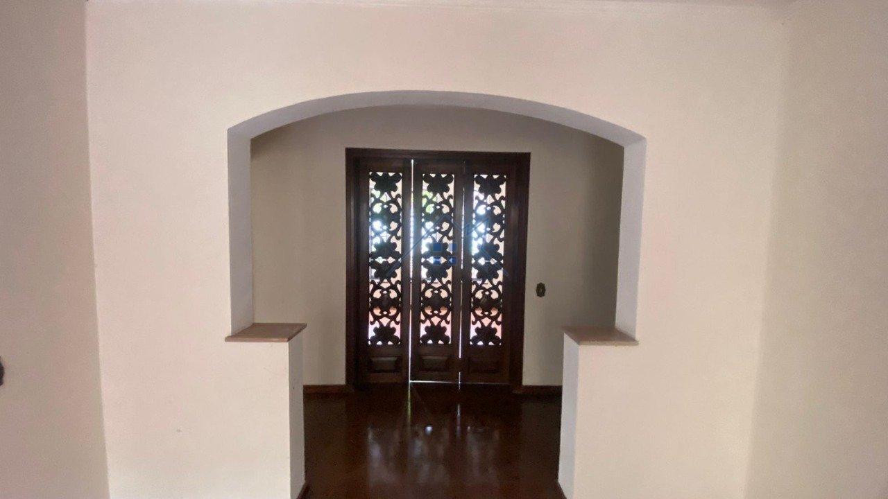 Casa com 221m&sup2; em Interlagos 4 dorms sendo 2 su&iacute;tes 6 vagas Rua Cláudio Daniel Rodrigues São Paulo - 