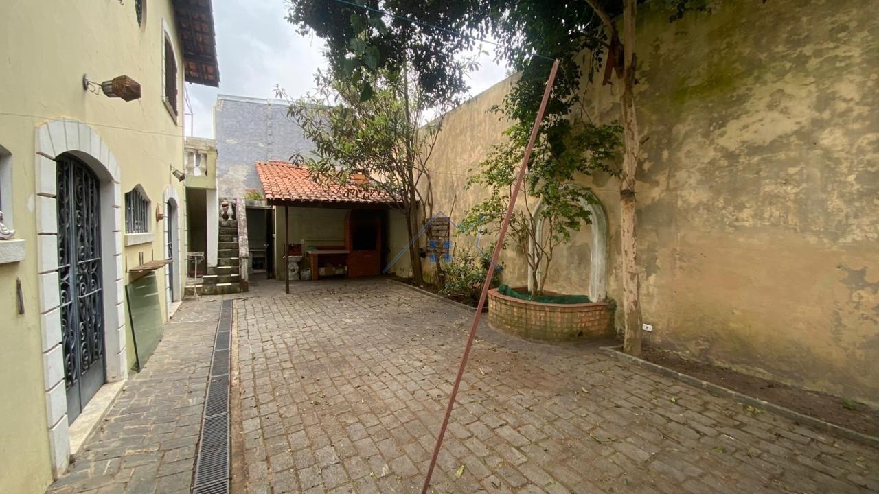 Casa com 221m&sup2; em Interlagos 4 dorms sendo 2 su&iacute;tes 6 vagas Rua Cláudio Daniel Rodrigues São Paulo - 