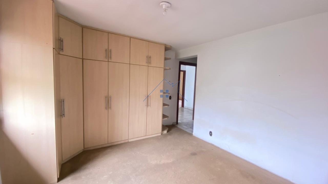 Casa com 221m&sup2; em Interlagos 4 dorms sendo 2 su&iacute;tes 6 vagas Rua Cláudio Daniel Rodrigues São Paulo - 