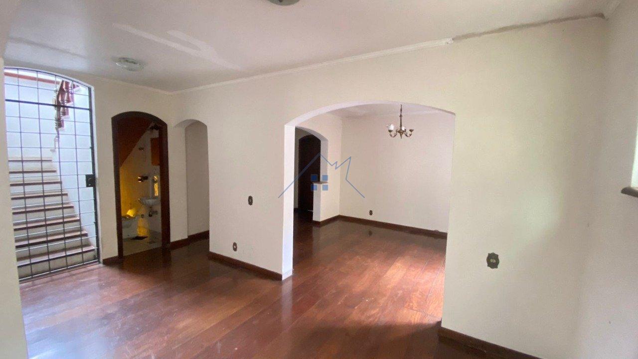 Casa com 221m&sup2; em Interlagos 4 dorms sendo 2 su&iacute;tes 6 vagas Rua Cláudio Daniel Rodrigues São Paulo - 