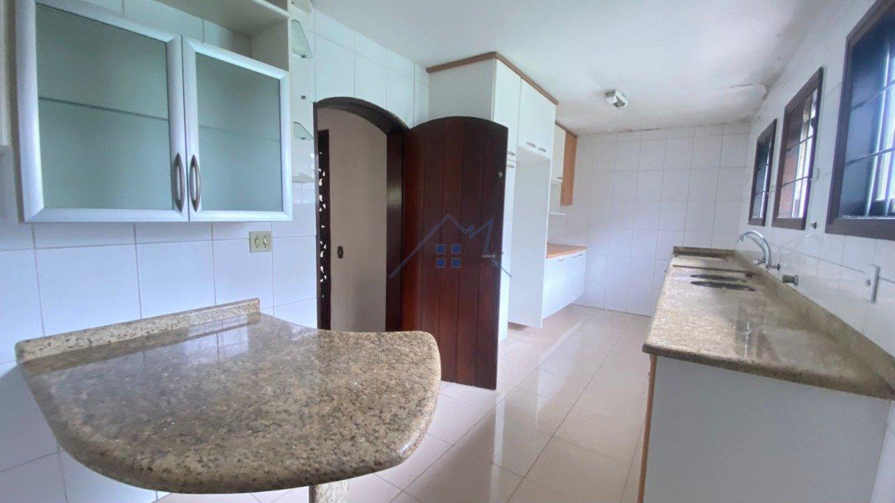 Casa com 221m&sup2; em Interlagos 4 dorms sendo 2 su&iacute;tes 6 vagas Rua Cláudio Daniel Rodrigues São Paulo - 