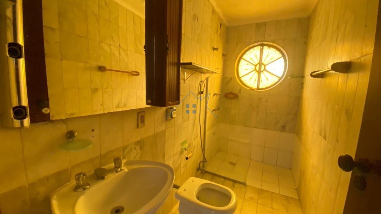 Casa com 221m&sup2; em Interlagos 4 dorms sendo 2 su&iacute;tes 6 vagas Rua Cláudio Daniel Rodrigues São Paulo - 