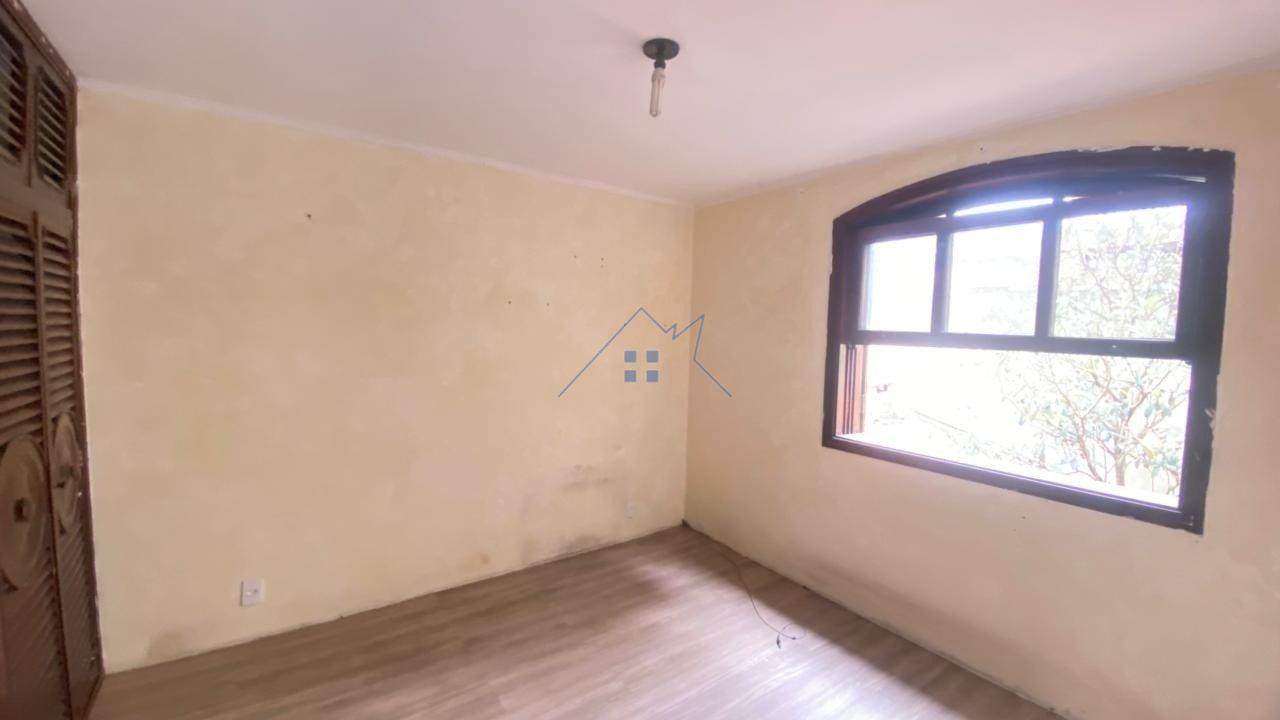 Casa com 221m&sup2; em Interlagos 4 dorms sendo 2 su&iacute;tes 6 vagas Rua Cláudio Daniel Rodrigues São Paulo - 