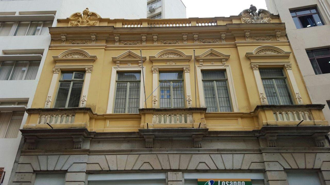 Loja no Centro de São Paulo Locação Frente de 12 metros Total 421 m2  São Paulo - 
