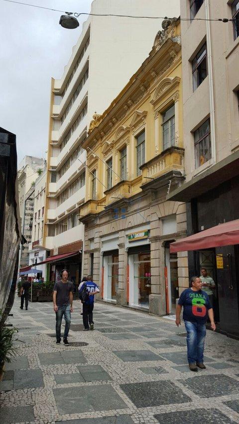 Loja no Centro de São Paulo Locação Frente de 12 metros Total 421 m2  São Paulo - 