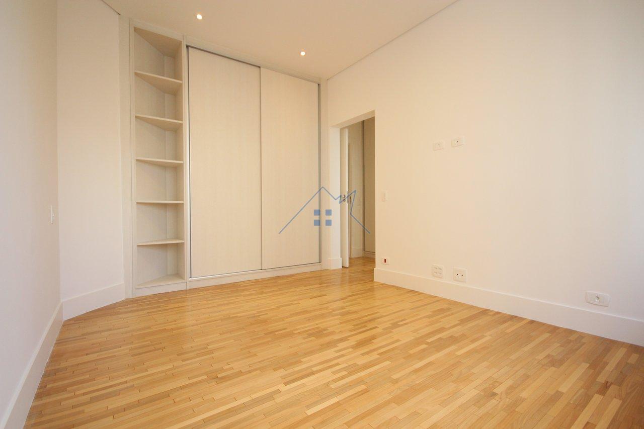 Apartamento Moema 3 suítes 3 vagas Varanda  São Paulo - 