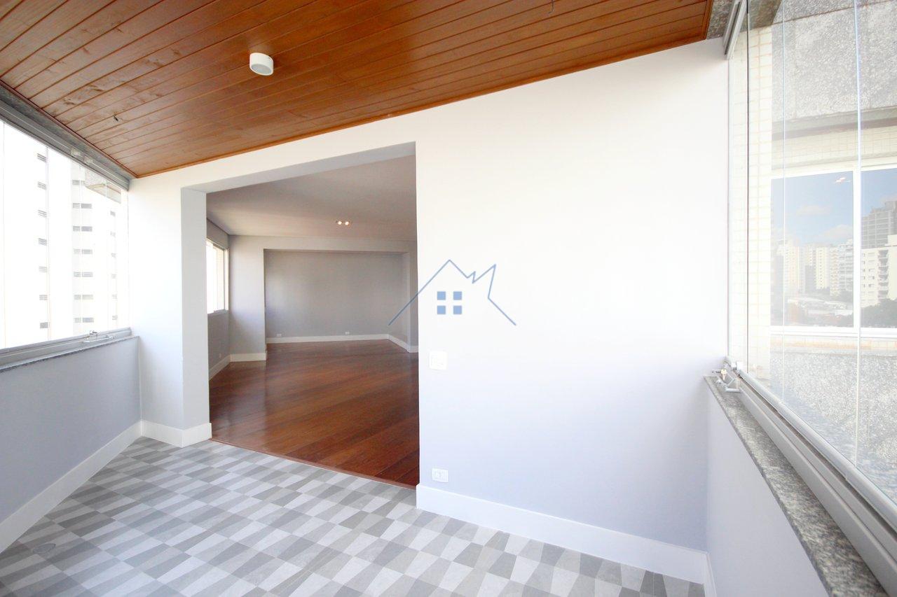 Apartamento Moema 3 suítes 3 vagas Varanda  São Paulo - 