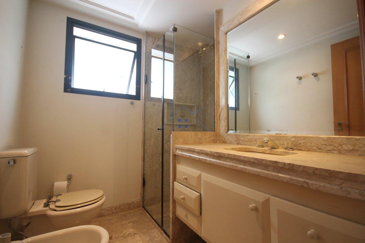 Apartamento Venda e Locação Higienópolis 4 quartos sendo 2 suítes 4 vagas Varanda  São Paulo - 