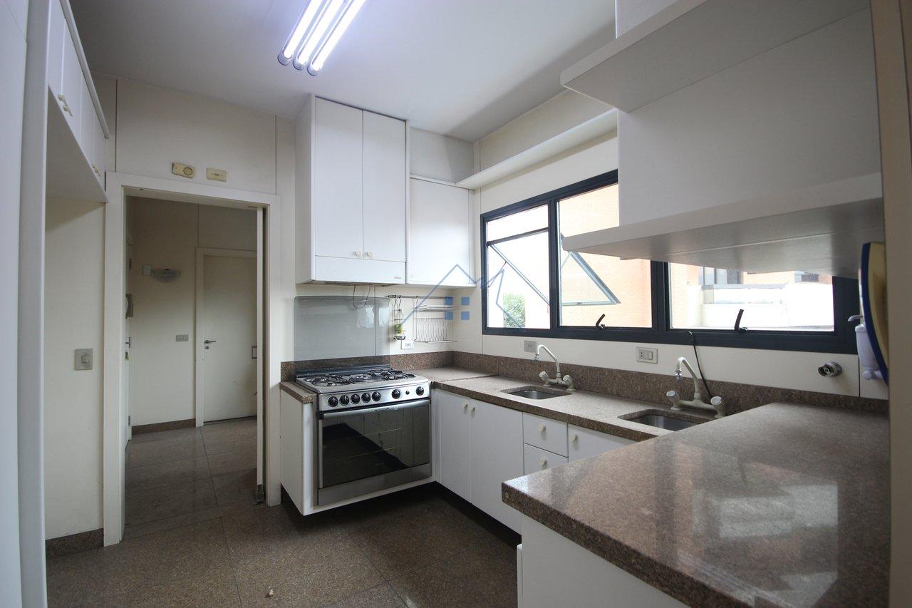 Apartamento Venda e Locação Higienópolis 4 quartos sendo 2 suítes 4 vagas Varanda  São Paulo - 