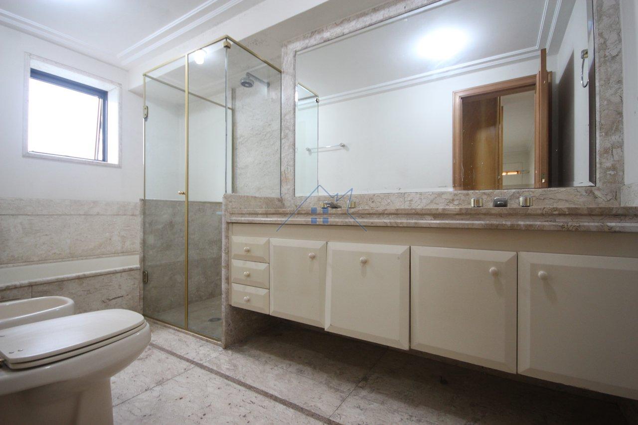Apartamento Venda e Locação Higienópolis 4 quartos sendo 2 suítes 4 vagas Varanda  São Paulo - 