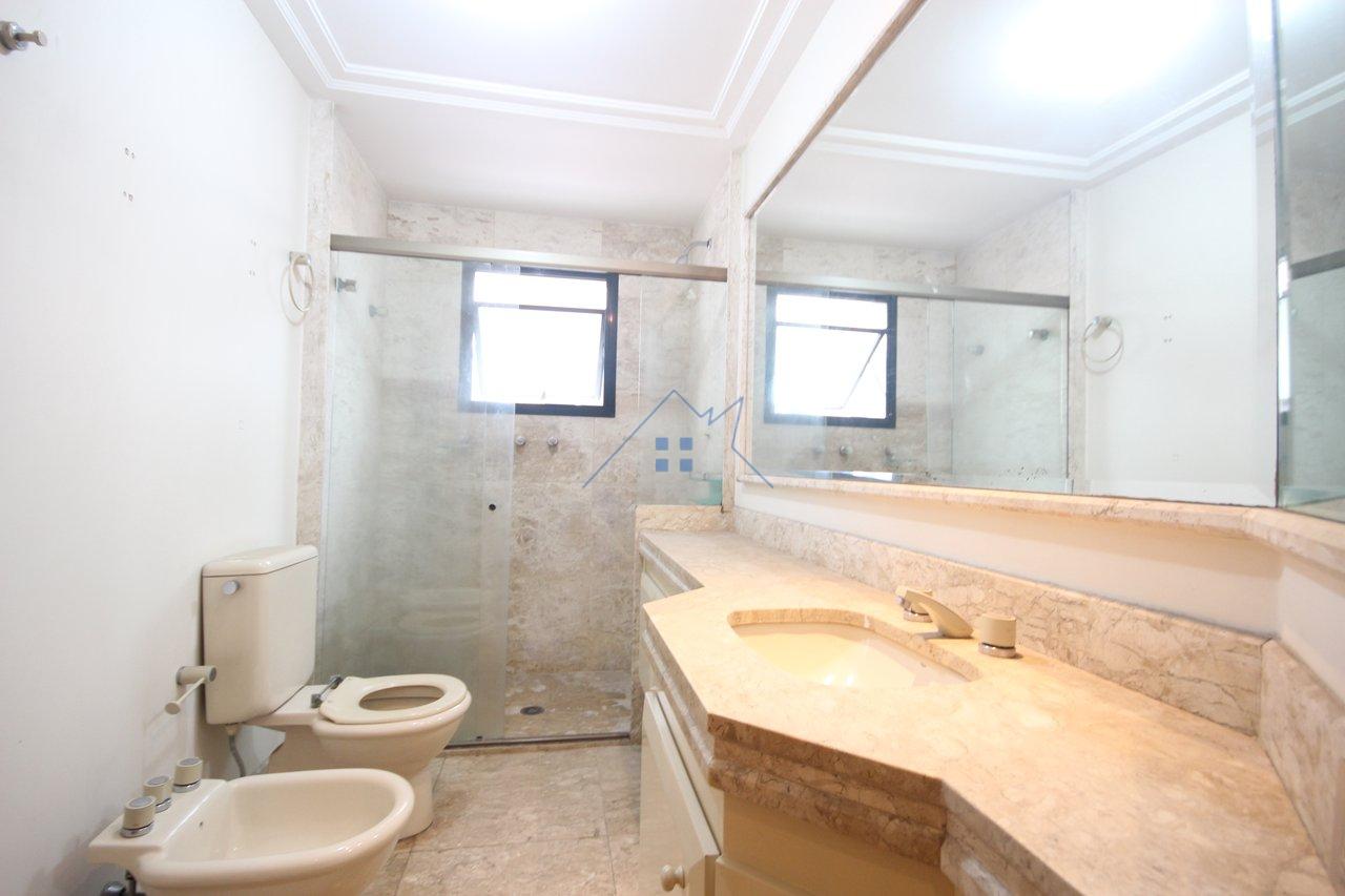 Apartamento Venda e Locação Higienópolis 4 quartos sendo 2 suítes 4 vagas Varanda  São Paulo - 