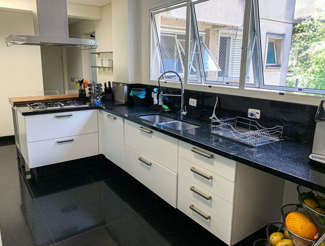 Apartamento Venda ou Locação Higienópolis 3 suítes 4 vagas Varanda  São Paulo - 