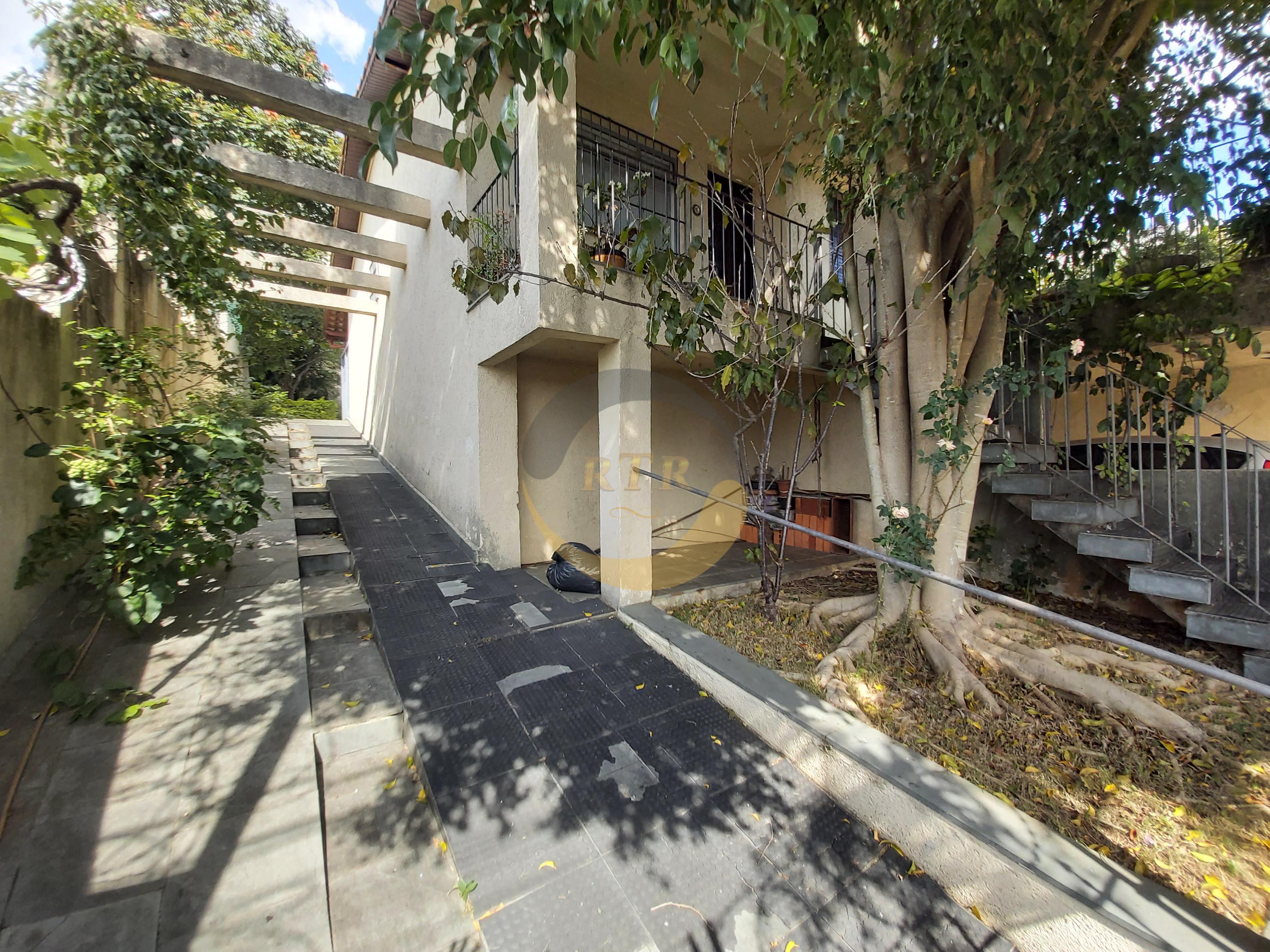 Casa T&eacute;rrea, 3 Quartos, 1 Suite, Escrit&oacute;rio Fundos, Copa e Banheiro, 7 Vagas, Monte Kemel  São Paulo - 