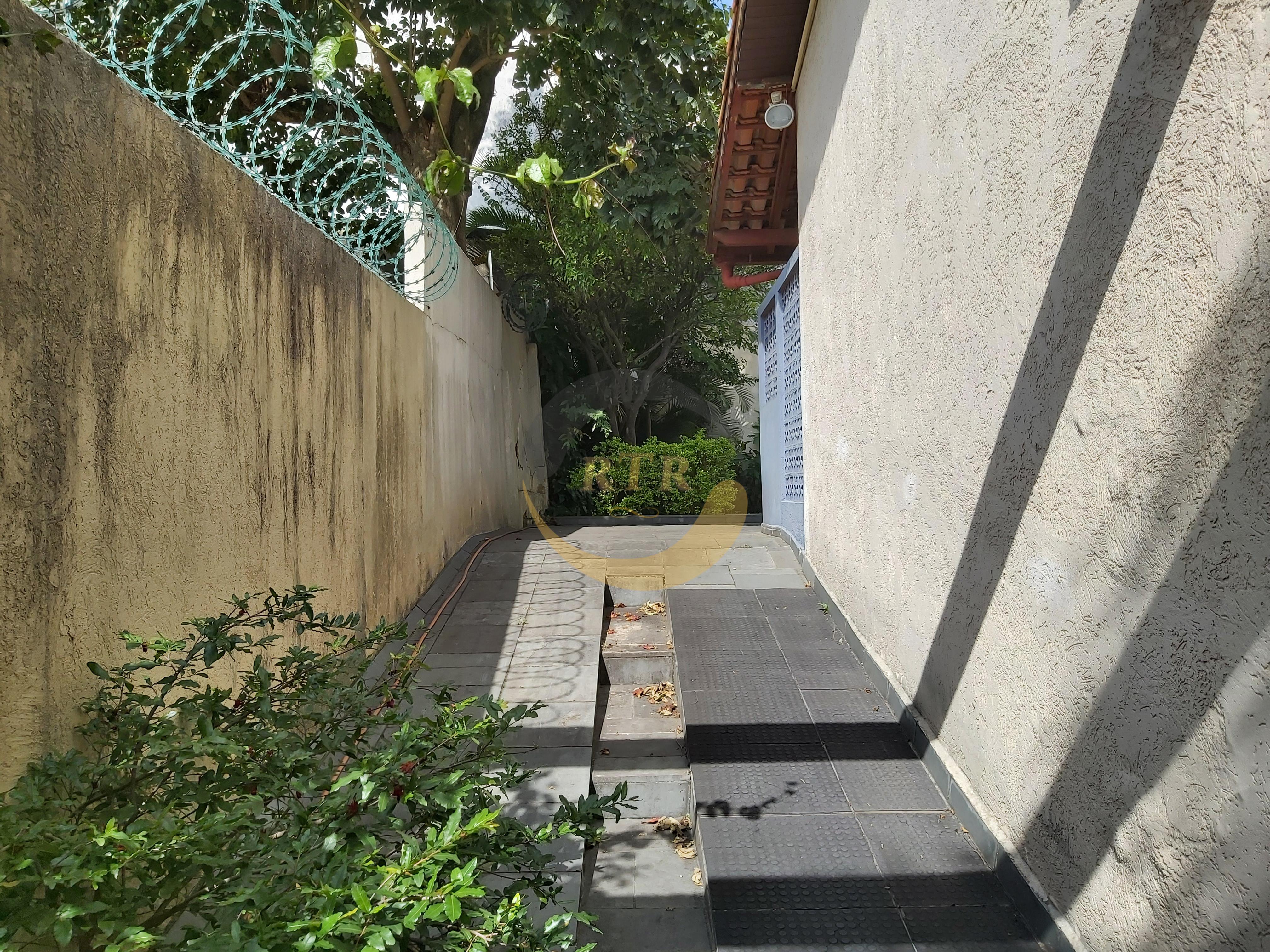 Casa T&eacute;rrea, 3 Quartos, 1 Suite, Escrit&oacute;rio Fundos, Copa e Banheiro, 7 Vagas, Monte Kemel  São Paulo - 