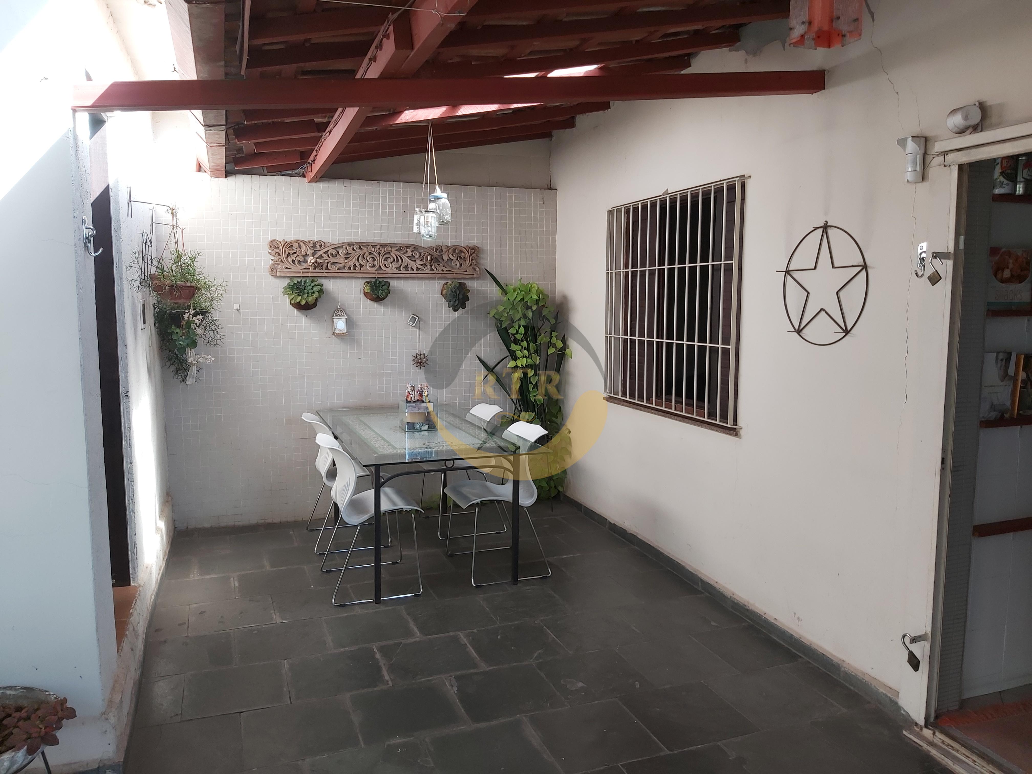 Casa T&eacute;rrea, 3 Quartos, 1 Suite, Escrit&oacute;rio Fundos, Copa e Banheiro, 7 Vagas, Monte Kemel  São Paulo - 