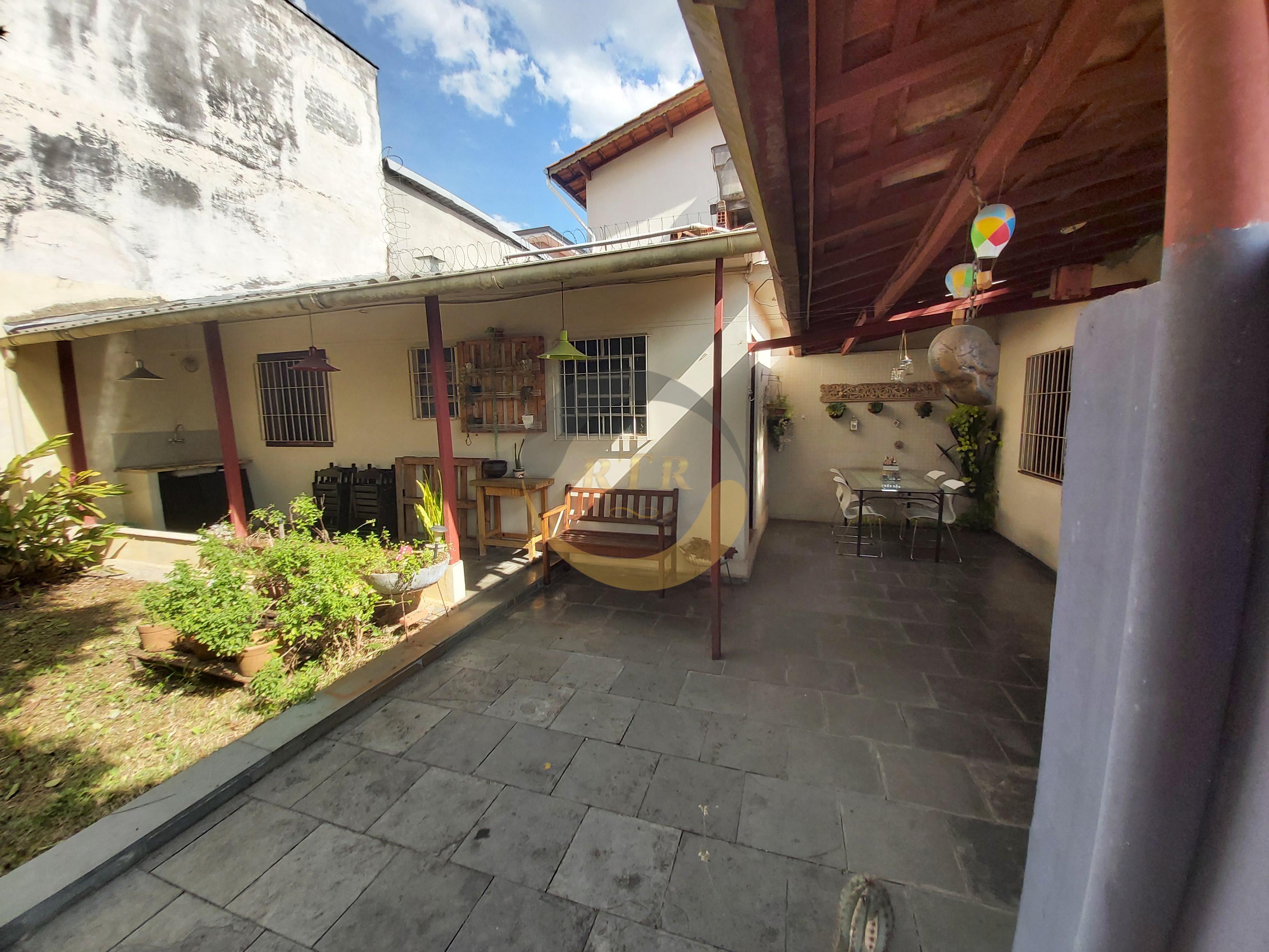 Casa T&eacute;rrea, 3 Quartos, 1 Suite, Escrit&oacute;rio Fundos, Copa e Banheiro, 7 Vagas, Monte Kemel  São Paulo - 