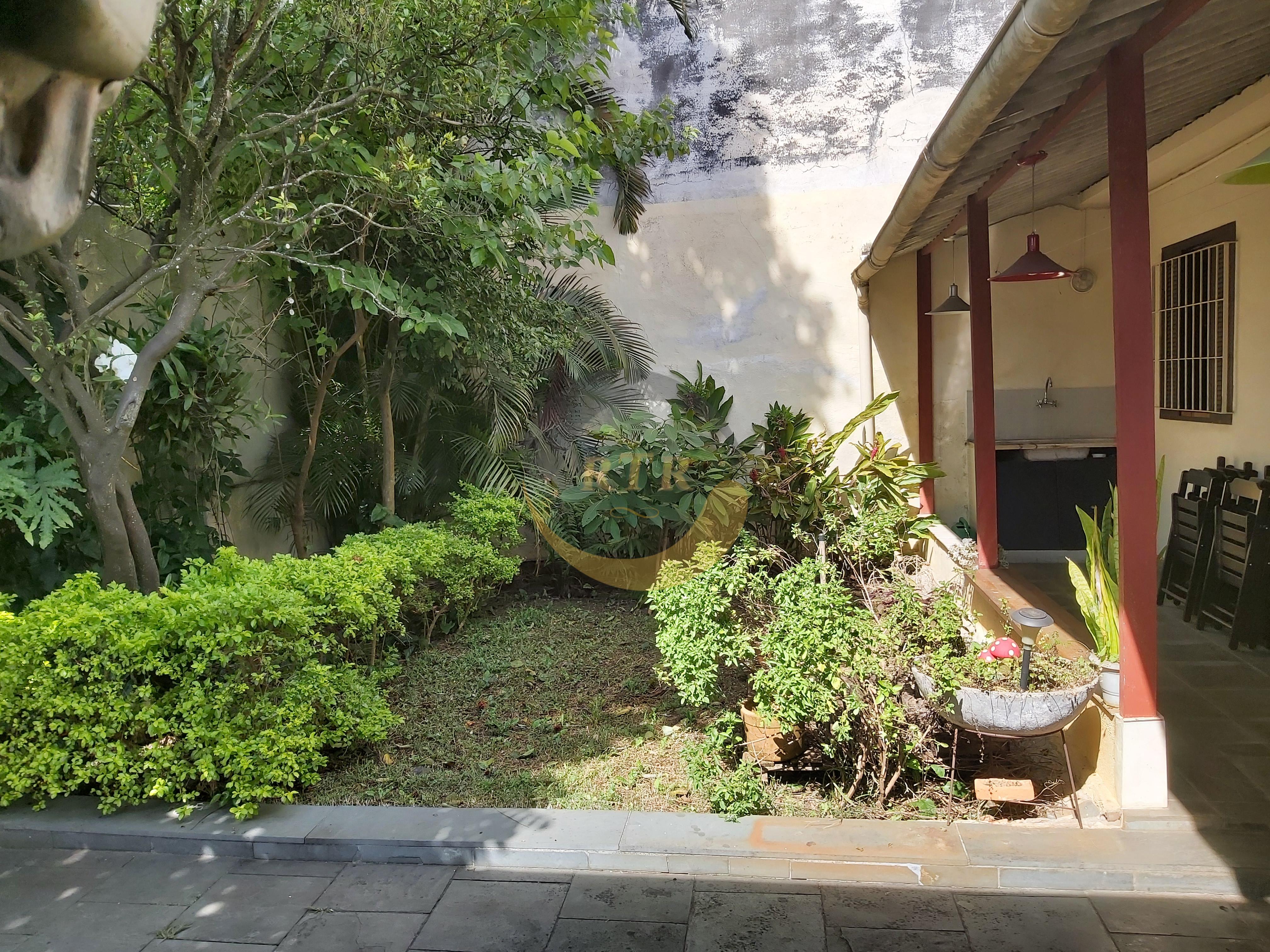 Casa T&eacute;rrea, 3 Quartos, 1 Suite, Escrit&oacute;rio Fundos, Copa e Banheiro, 7 Vagas, Monte Kemel  São Paulo - 