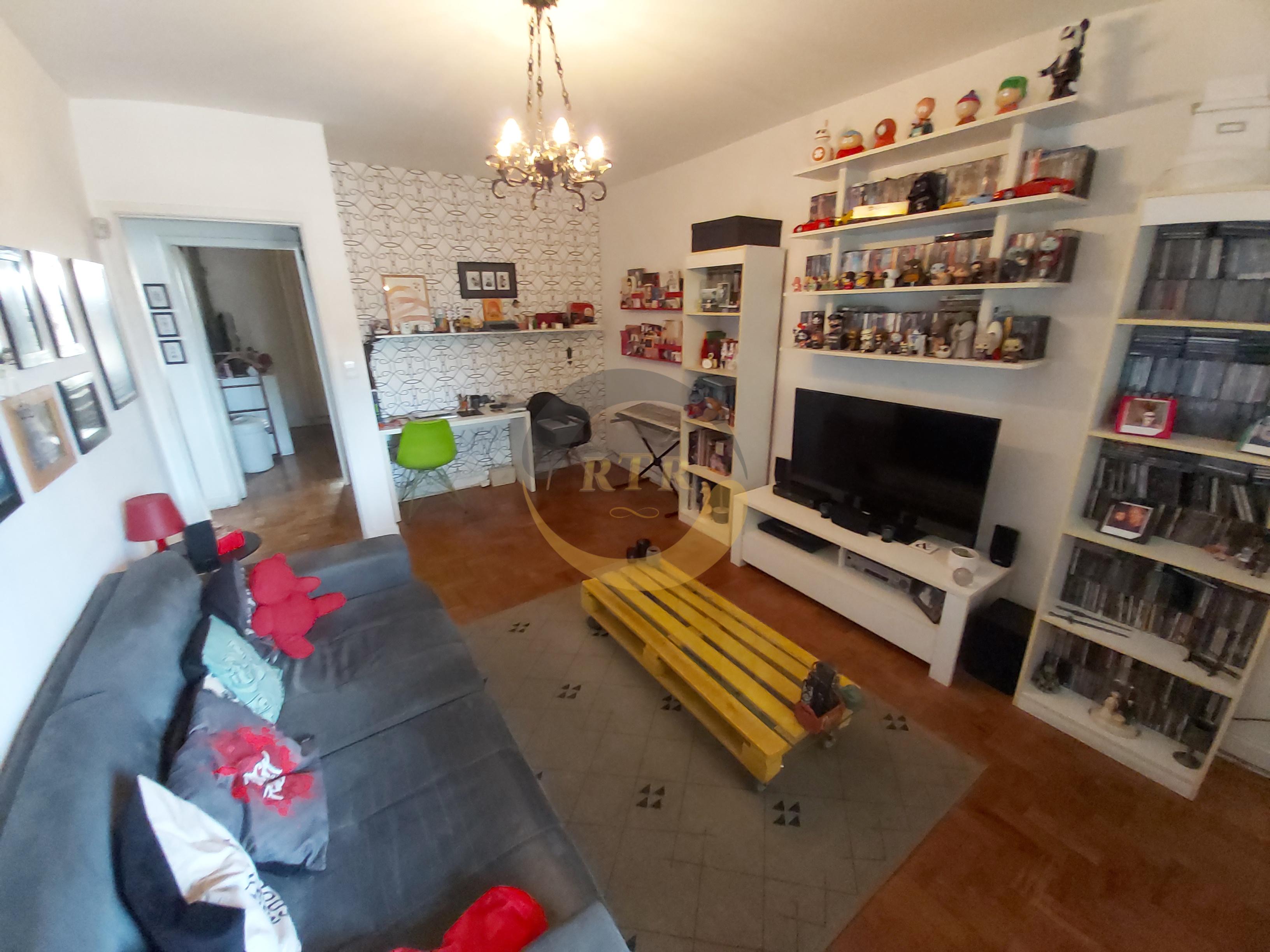 Casa T&eacute;rrea, 3 Quartos, 1 Suite, Escrit&oacute;rio Fundos, Copa e Banheiro, 7 Vagas, Monte Kemel  São Paulo - 