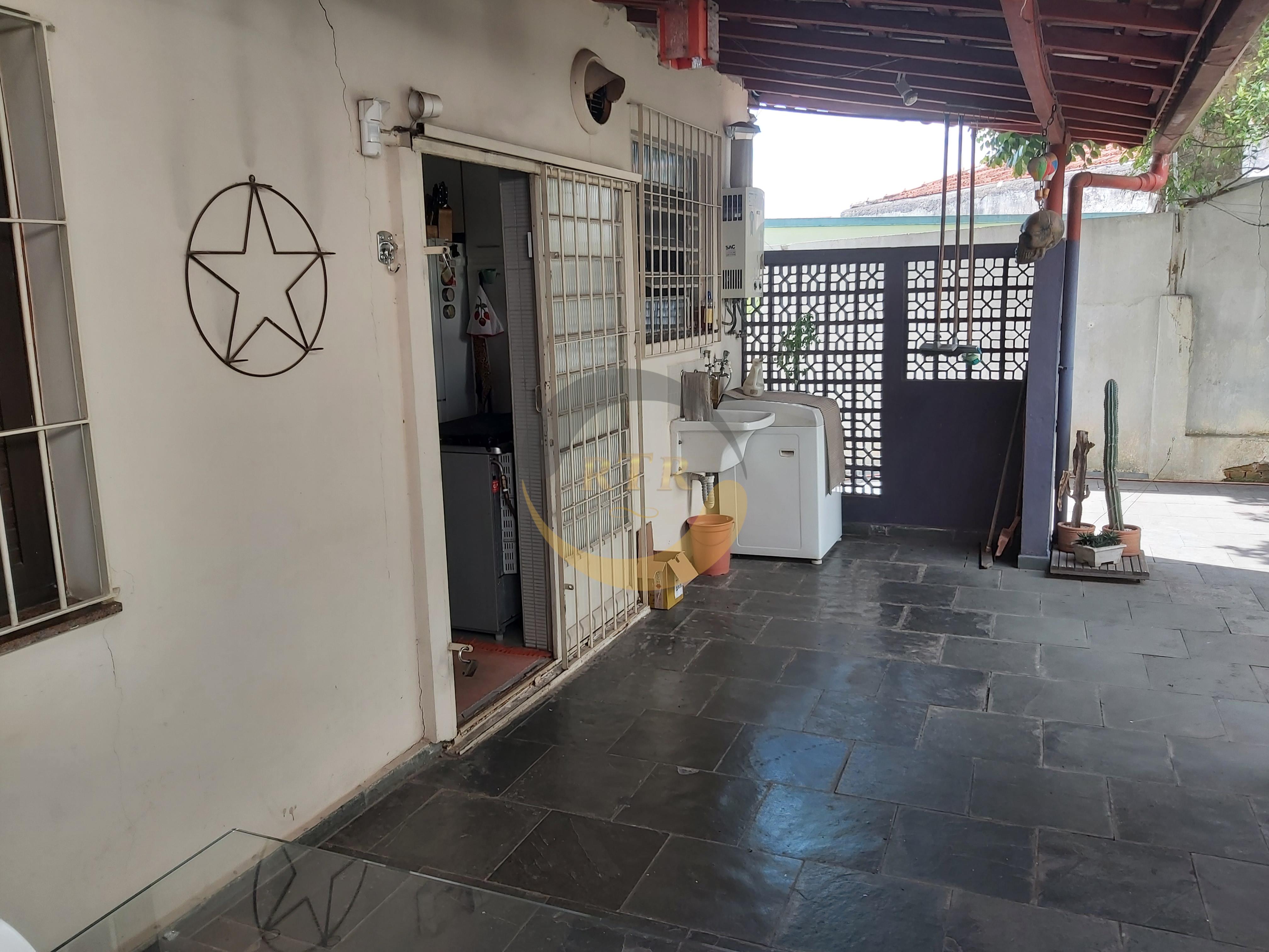 Casa T&eacute;rrea, 3 Quartos, 1 Suite, Escrit&oacute;rio Fundos, Copa e Banheiro, 7 Vagas, Monte Kemel  São Paulo - 