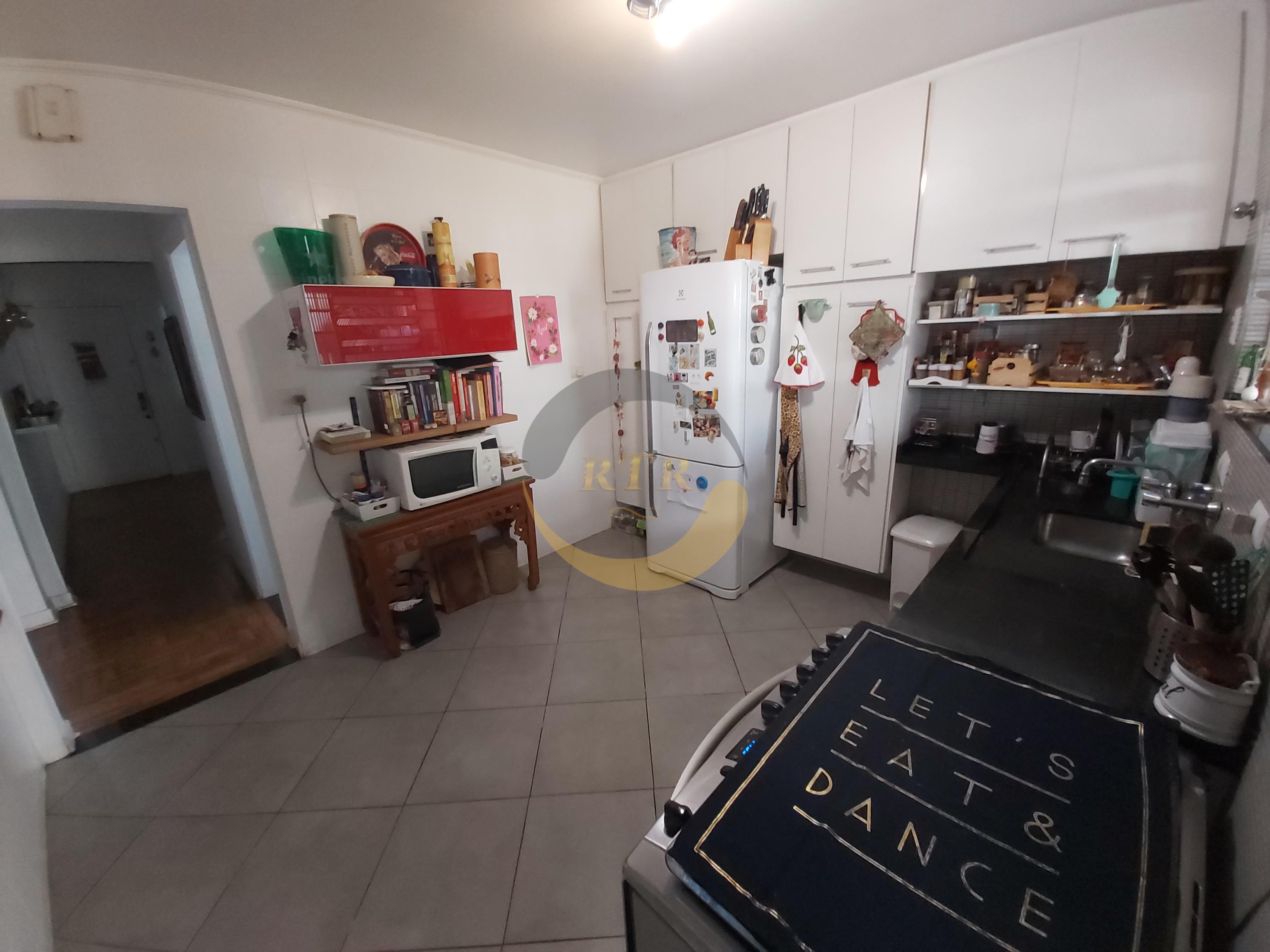 Casa T&eacute;rrea, 3 Quartos, 1 Suite, Escrit&oacute;rio Fundos, Copa e Banheiro, 7 Vagas, Monte Kemel  São Paulo - 