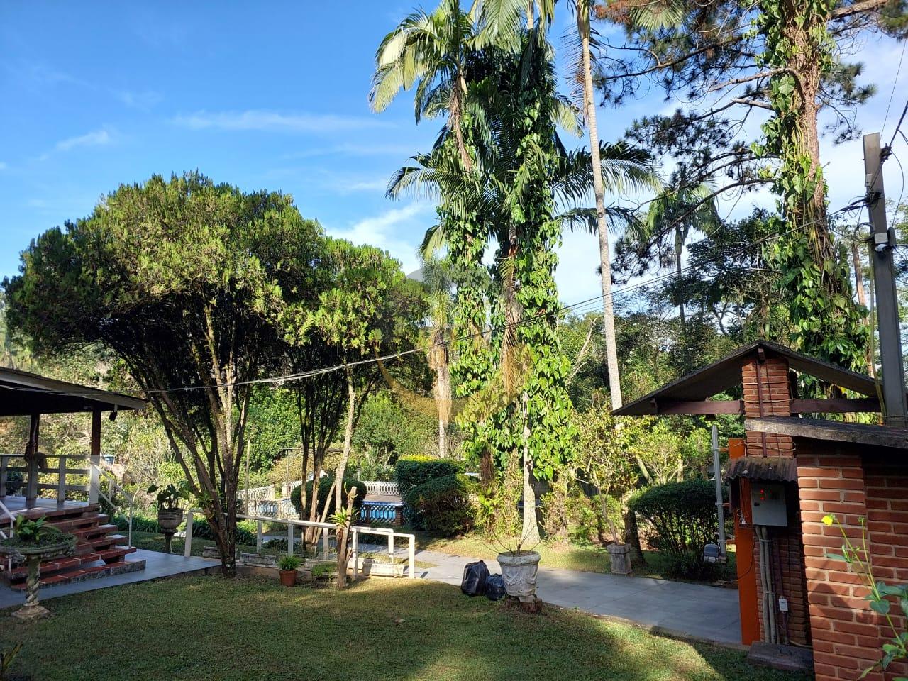 Ch&aacute;cara 2.000m&sup2;, Condom&iacute;nio, Embu 3 su&iacute;tes, piscina, pomar, &Oacute;tima localiza&ccedil;&atilde;o f&aacute;cil acesso  Embu das Artes - 