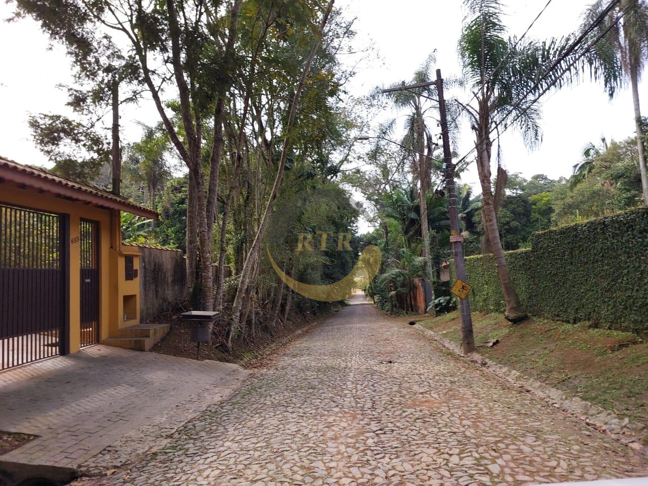 Ch&aacute;cara 2.000m&sup2;, Condom&iacute;nio, Embu 3 su&iacute;tes, piscina, pomar, &Oacute;tima localiza&ccedil;&atilde;o f&aacute;cil acesso  Embu das Artes - 