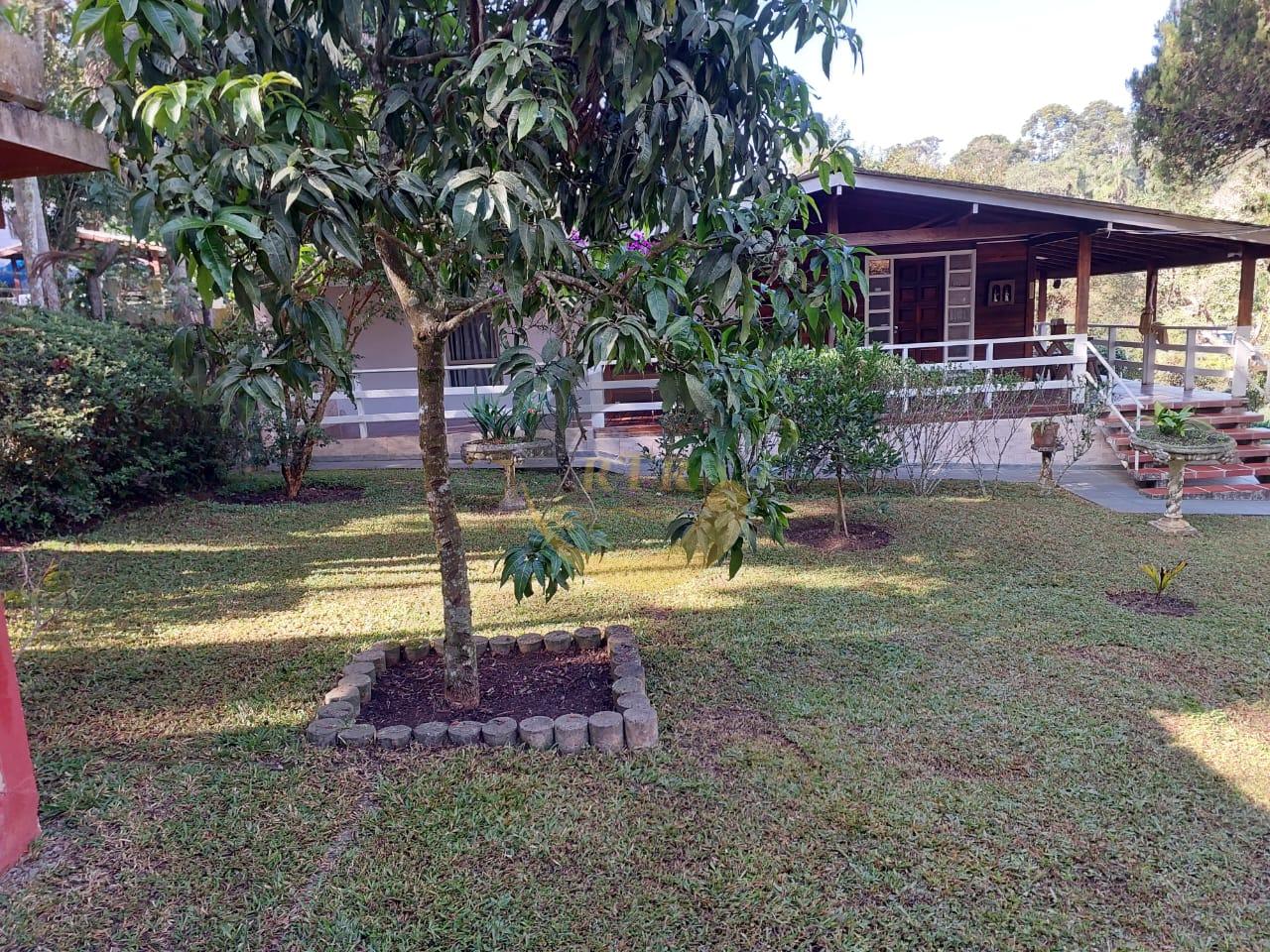 Ch&aacute;cara 2.000m&sup2;, Condom&iacute;nio, Embu 3 su&iacute;tes, piscina, pomar, &Oacute;tima localiza&ccedil;&atilde;o f&aacute;cil acesso  Embu das Artes - 
