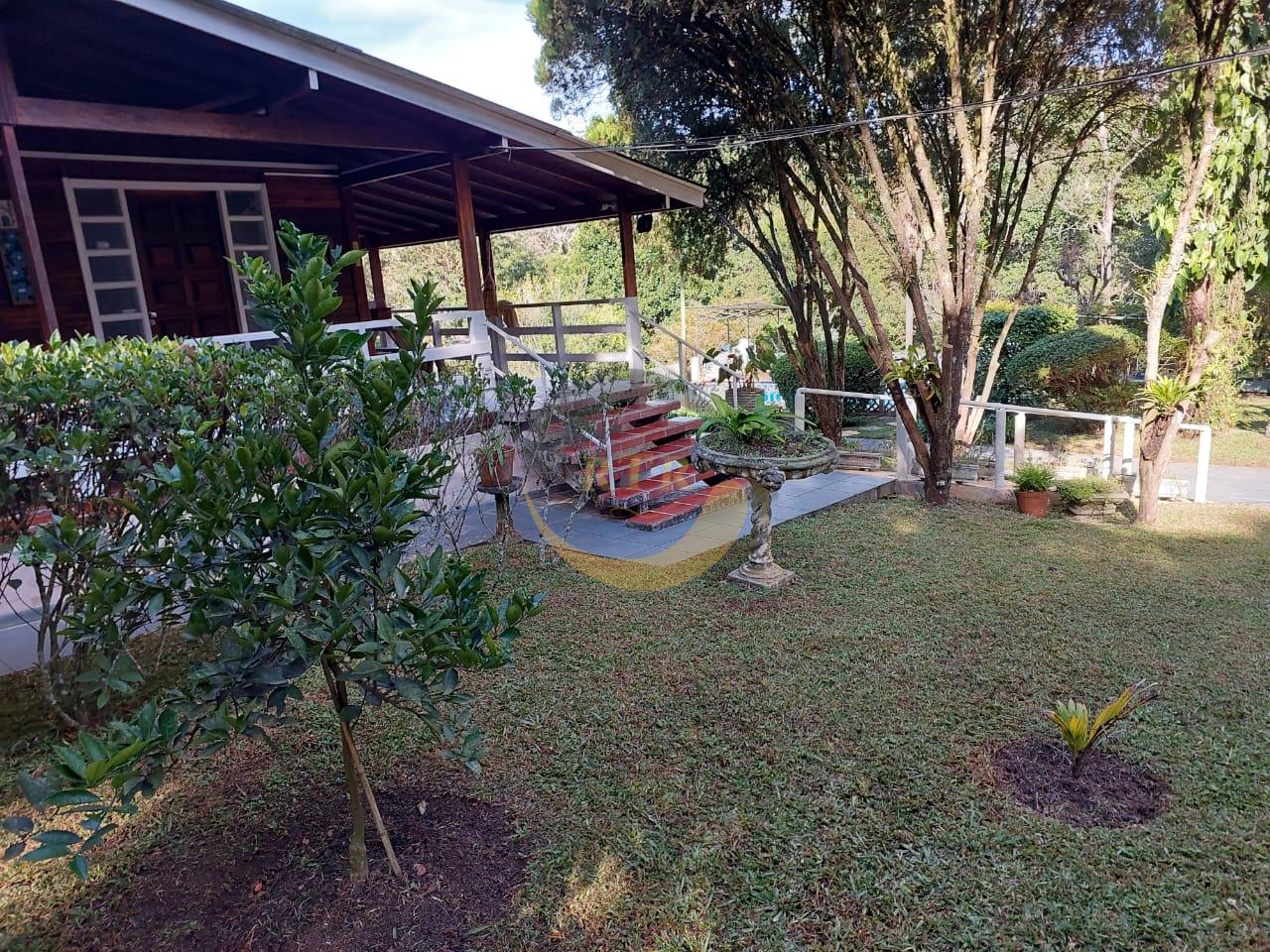 Ch&aacute;cara 2.000m&sup2;, Condom&iacute;nio, Embu 3 su&iacute;tes, piscina, pomar, &Oacute;tima localiza&ccedil;&atilde;o f&aacute;cil acesso  Embu das Artes - 