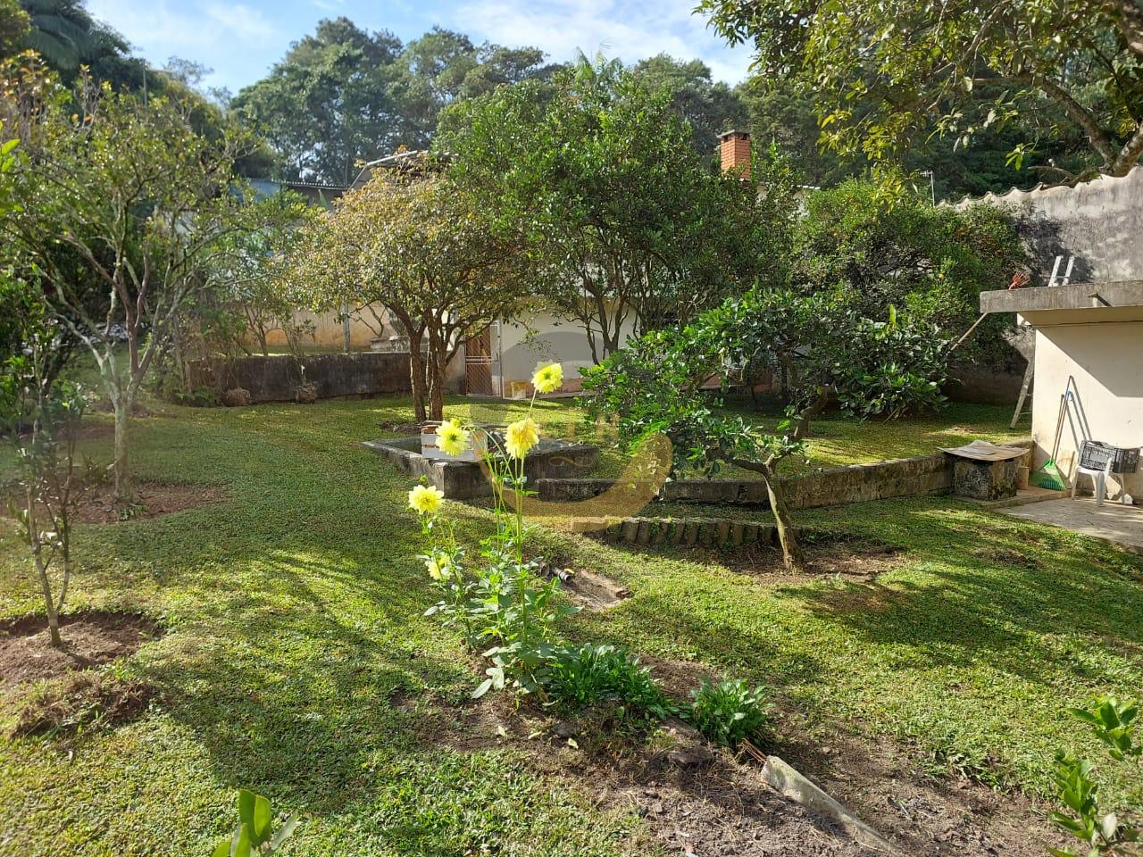 Ch&aacute;cara 2.000m&sup2;, Condom&iacute;nio, Embu 3 su&iacute;tes, piscina, pomar, &Oacute;tima localiza&ccedil;&atilde;o f&aacute;cil acesso  Embu das Artes - 