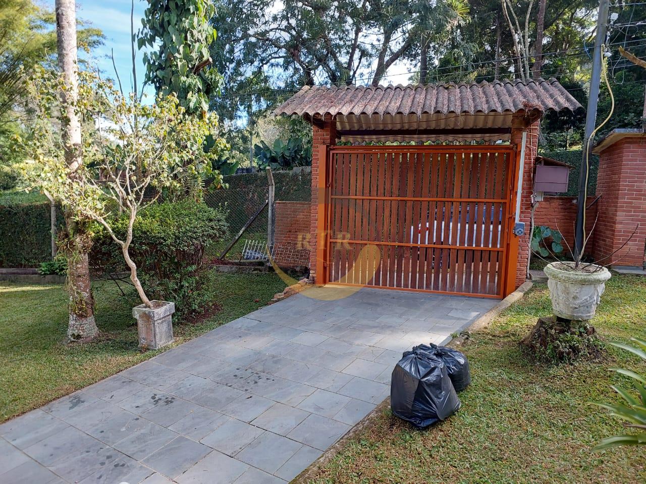 Ch&aacute;cara 2.000m&sup2;, Condom&iacute;nio, Embu 3 su&iacute;tes, piscina, pomar, &Oacute;tima localiza&ccedil;&atilde;o f&aacute;cil acesso  Embu das Artes - 