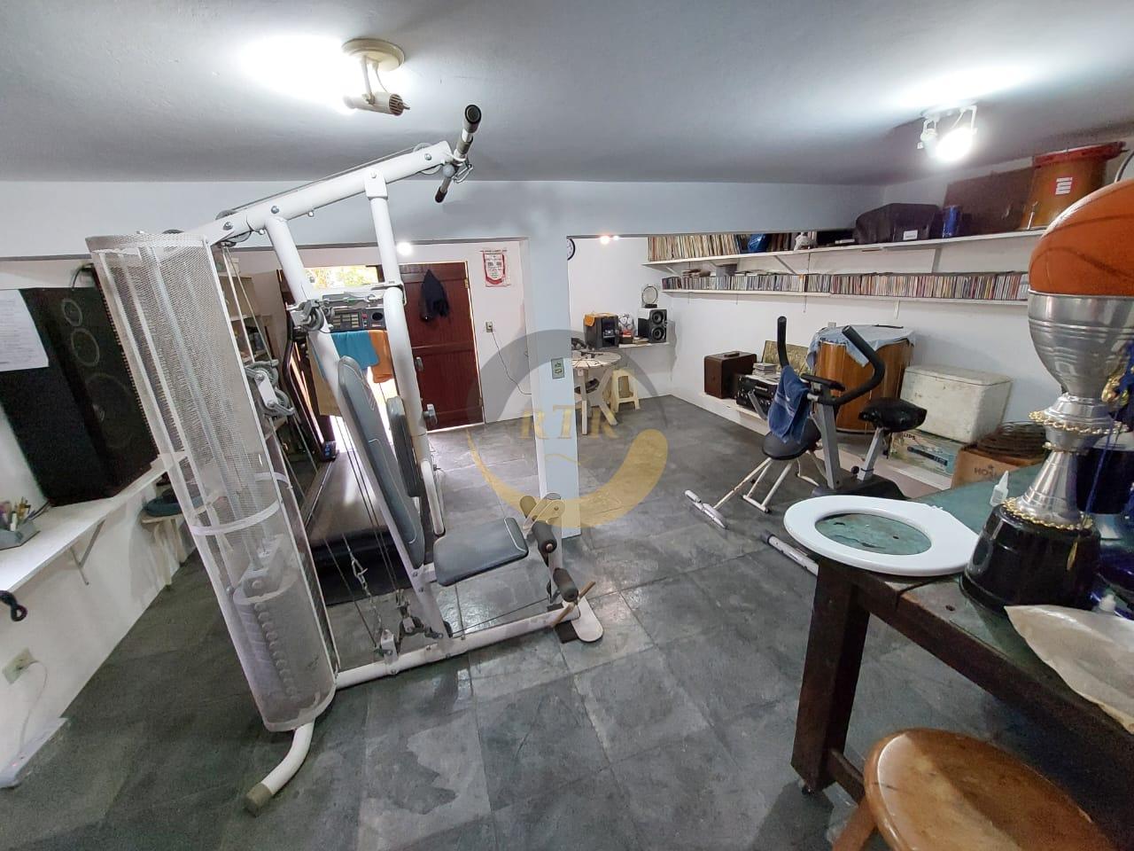 Ch&aacute;cara 2.000m&sup2;, Condom&iacute;nio, Embu 3 su&iacute;tes, piscina, pomar, &Oacute;tima localiza&ccedil;&atilde;o f&aacute;cil acesso  Embu das Artes - 