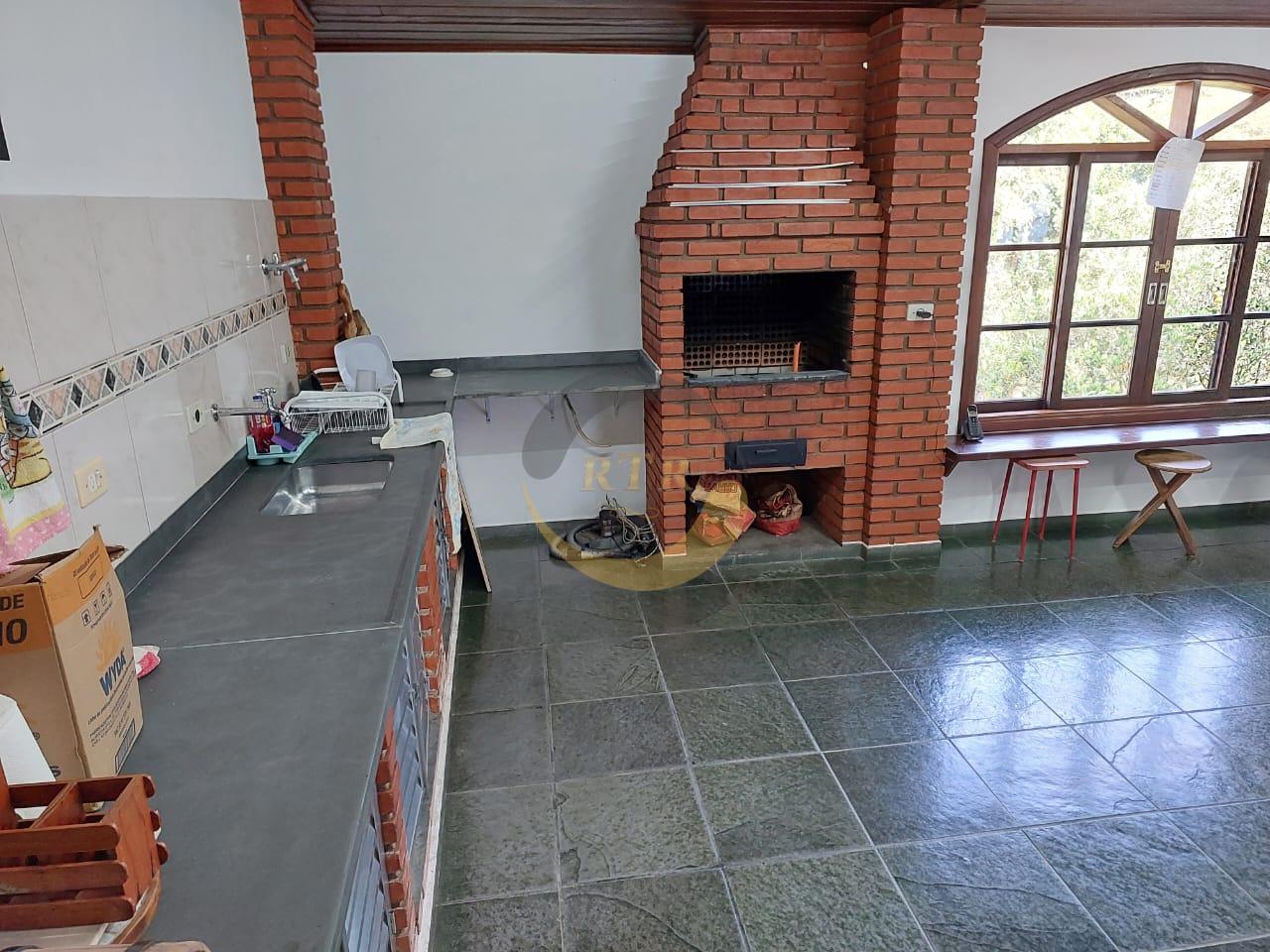 Ch&aacute;cara 2.000m&sup2;, Condom&iacute;nio, Embu 3 su&iacute;tes, piscina, pomar, &Oacute;tima localiza&ccedil;&atilde;o f&aacute;cil acesso  Embu das Artes - 