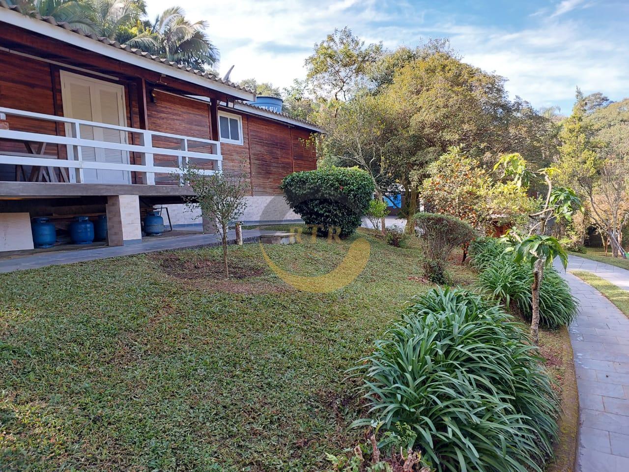 Ch&aacute;cara 2.000m&sup2;, Condom&iacute;nio, Embu 3 su&iacute;tes, piscina, pomar, &Oacute;tima localiza&ccedil;&atilde;o f&aacute;cil acesso  Embu das Artes - 