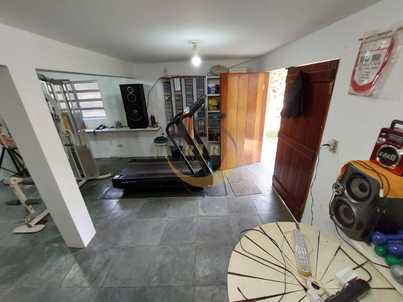 Ch&aacute;cara 2.000m&sup2;, Condom&iacute;nio, Embu 3 su&iacute;tes, piscina, pomar, &Oacute;tima localiza&ccedil;&atilde;o f&aacute;cil acesso  Embu das Artes - 