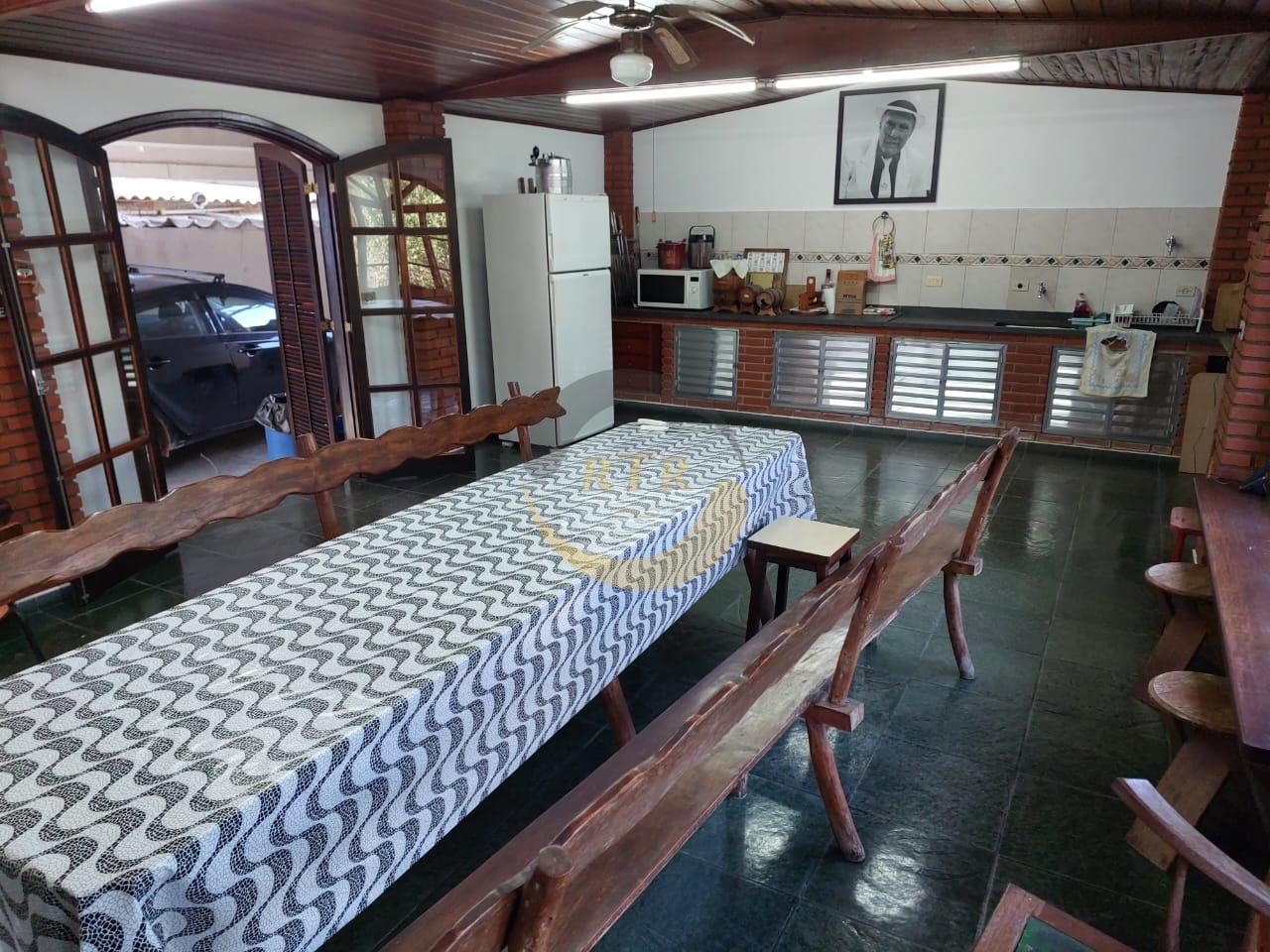 Ch&aacute;cara 2.000m&sup2;, Condom&iacute;nio, Embu 3 su&iacute;tes, piscina, pomar, &Oacute;tima localiza&ccedil;&atilde;o f&aacute;cil acesso  Embu das Artes - 