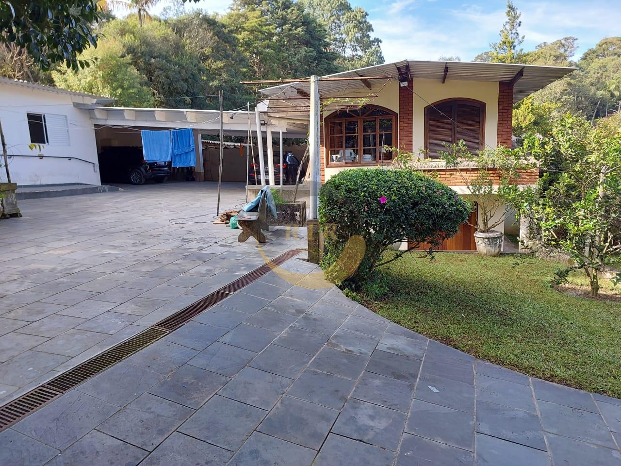 Ch&aacute;cara 2.000m&sup2;, Condom&iacute;nio, Embu 3 su&iacute;tes, piscina, pomar, &Oacute;tima localiza&ccedil;&atilde;o f&aacute;cil acesso  Embu das Artes - 