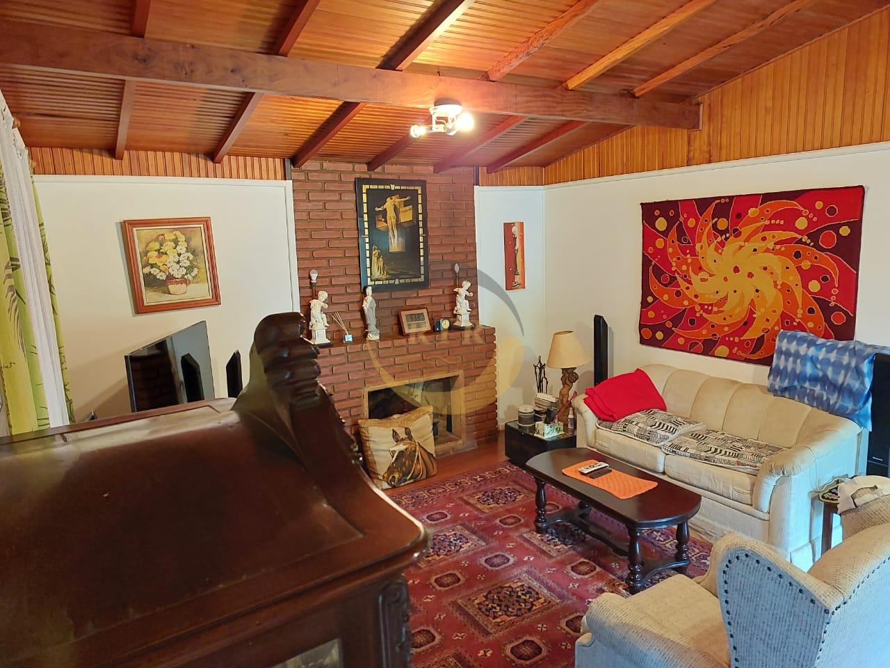 Ch&aacute;cara 2.000m&sup2;, Condom&iacute;nio, Embu 3 su&iacute;tes, piscina, pomar, &Oacute;tima localiza&ccedil;&atilde;o f&aacute;cil acesso  Embu das Artes - 