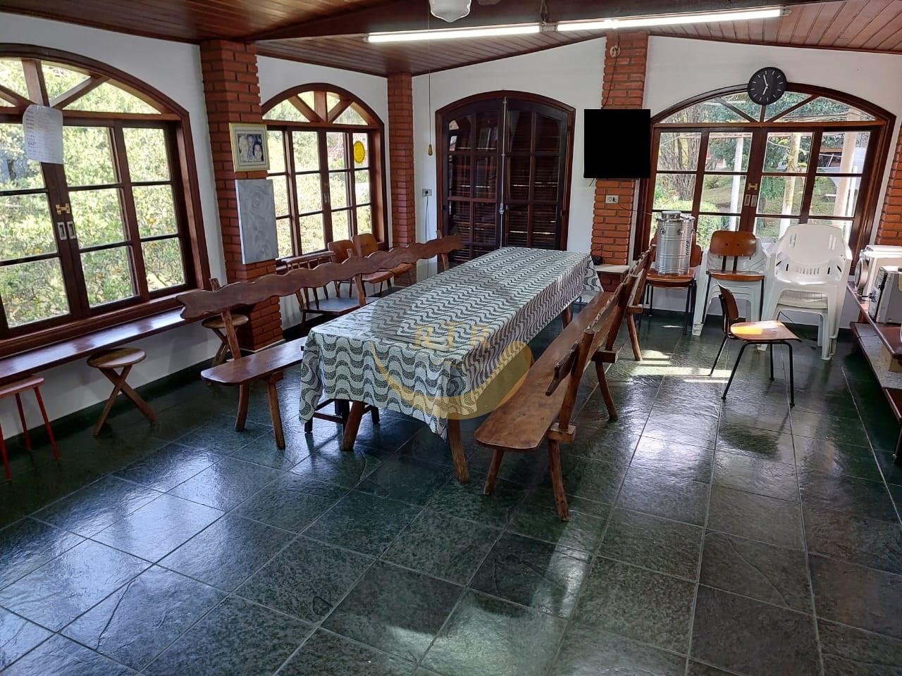 Ch&aacute;cara 2.000m&sup2;, Condom&iacute;nio, Embu 3 su&iacute;tes, piscina, pomar, &Oacute;tima localiza&ccedil;&atilde;o f&aacute;cil acesso  Embu das Artes - 